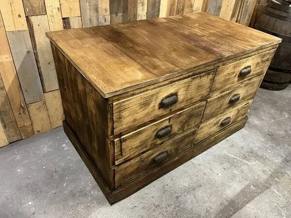 Illustration numéro 3 du produit Meuble de métier en bois ancien chaussure