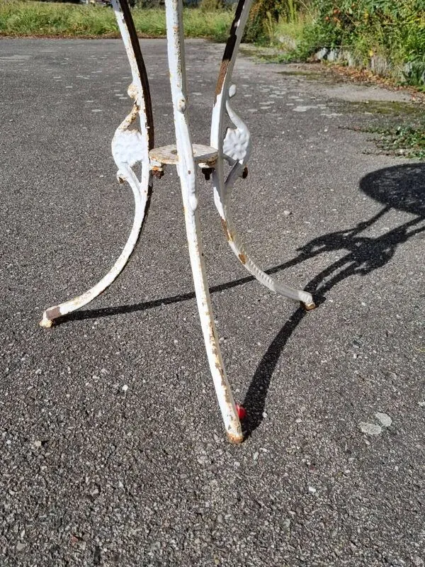 Illustration numéro 3 du produit Table bistrot