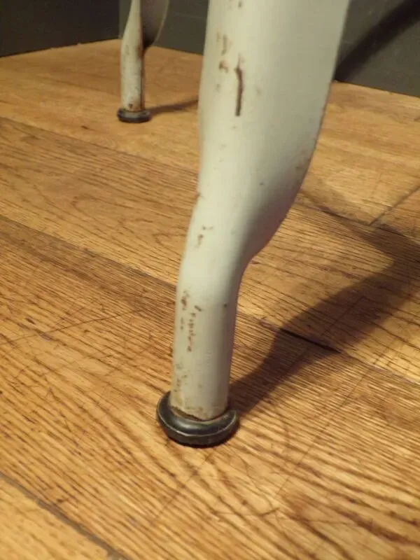 Illustration numéro 3 du produit Tabouret d'atelier Nicolle