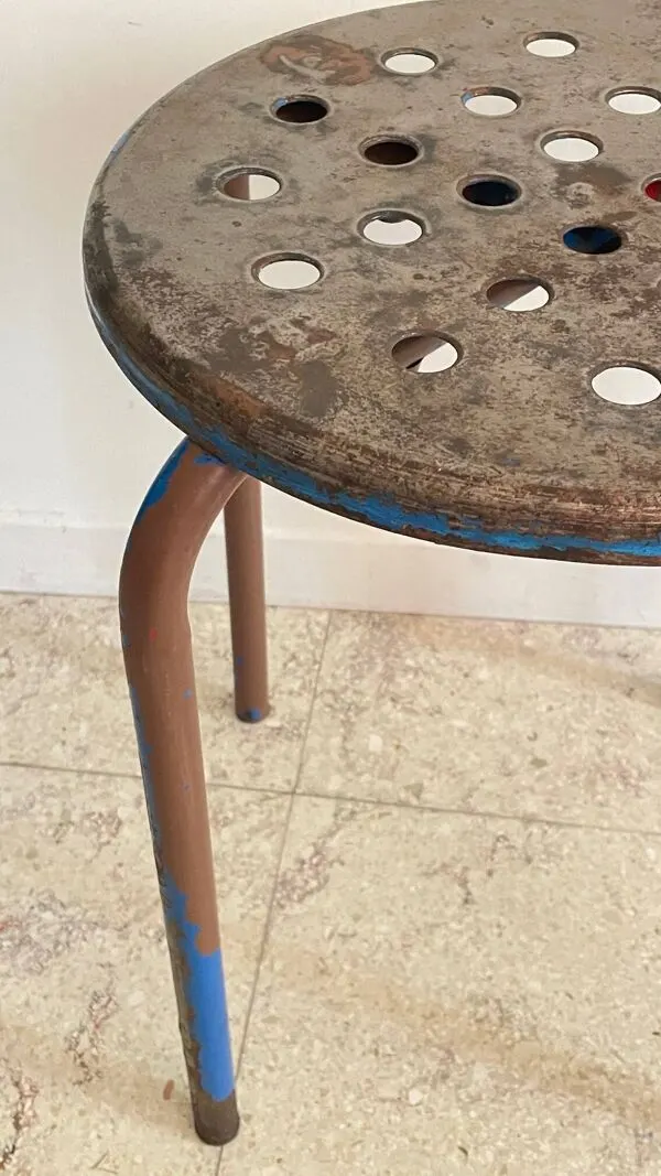 Illustration numéro 3 du produit Tabouret industriel acier patiné vintage