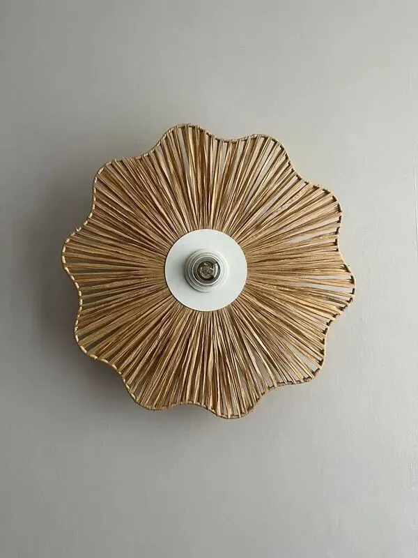 Illustration numéro 3 du produit Applique fleur en raphia tressé – 40×9 cm