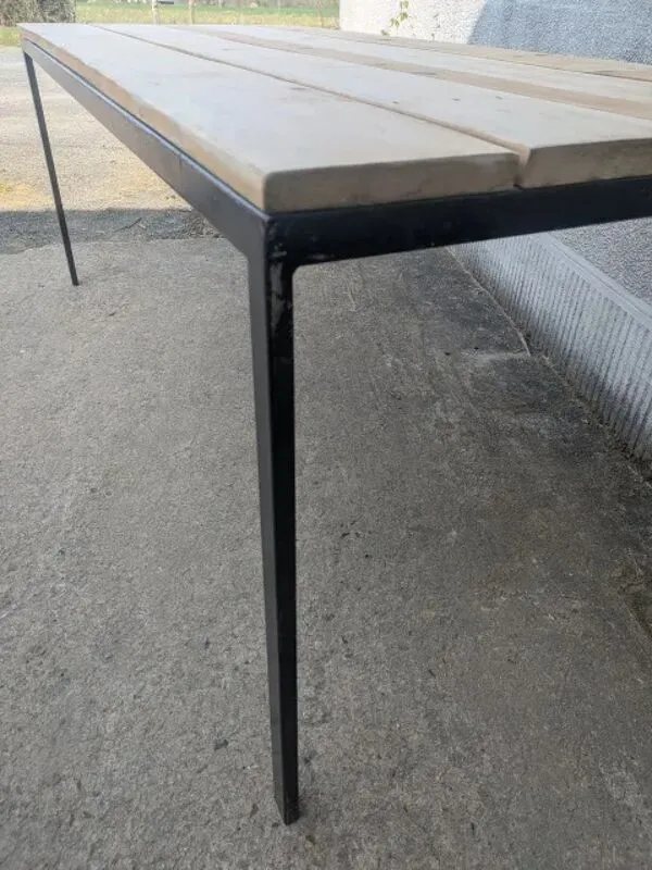 Illustration numéro 3 du produit Table industrielle