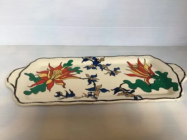 Illustration numéro 3 du produit Plat Longwy ancien à décor de fleurs