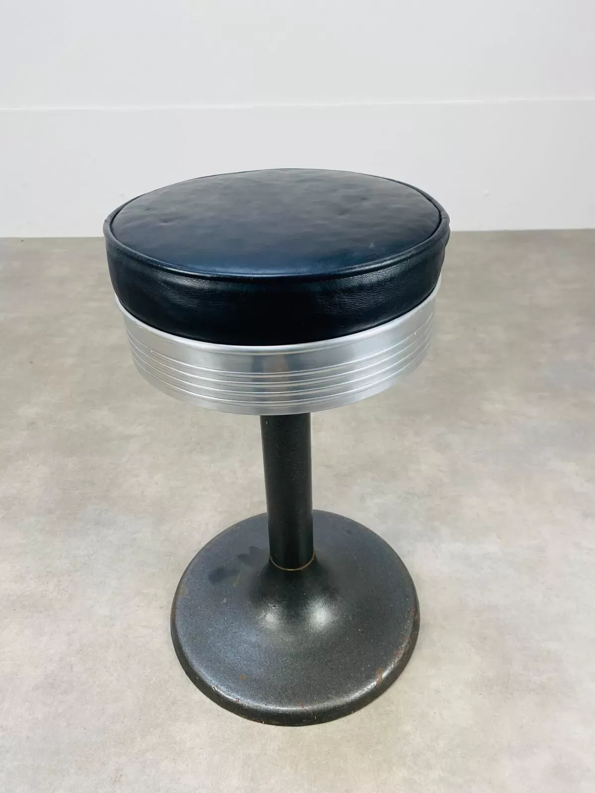 Illustration numéro 3 du produit Tabouret diner vintage style industriel par trewa