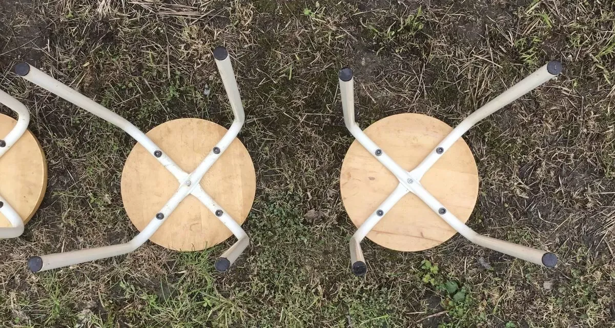 Illustration numéro 3 du produit Suite de 4 tabourets style industriel bois et métal