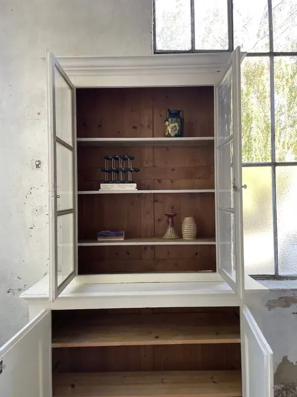 Illustration numéro 3 du produit Meuble métier vitrine XL patine blanche