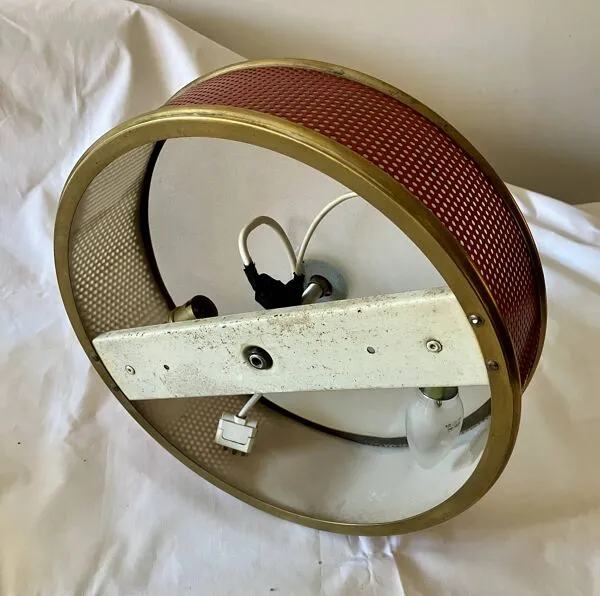 Illustration numéro 3 du produit Plafonnier lunel tôle perforée et verre dépoli années 50