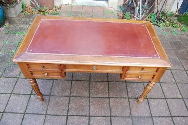 Illustration numéro 3 du produit Bureau Louis Philippe en noyer fin du 19e siècle