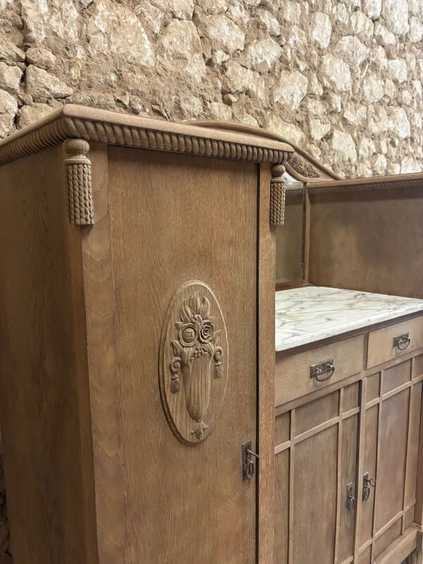 Illustration numéro 3 du produit Buffet en chêne