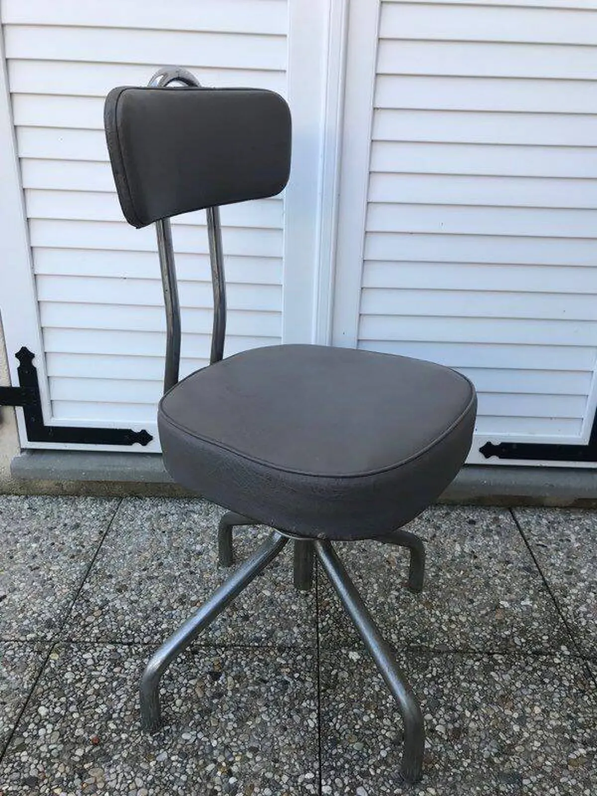 Illustration numéro 3 du produit Fauteuil chaise de travail vintage indus modèle « NORI » de 1950/60