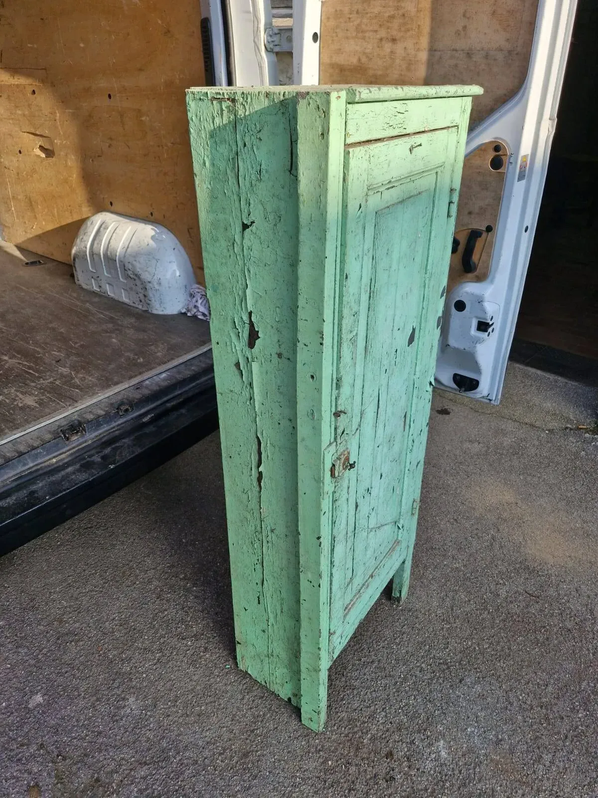 Illustration numéro 3 du produit Armoire