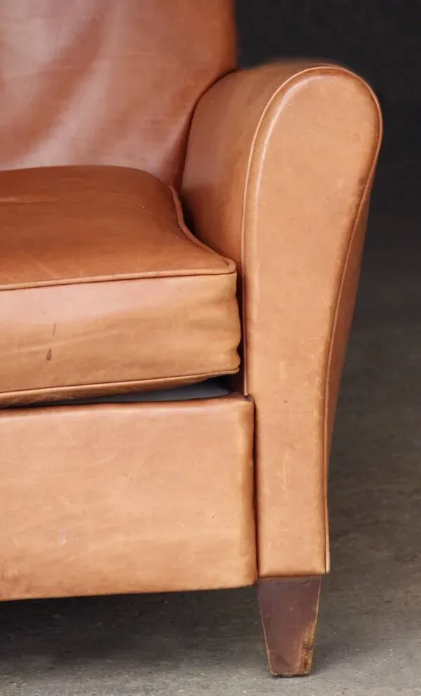 Illustration numéro 3 du produit Fauteuil club en cuir vintage. très bel état.