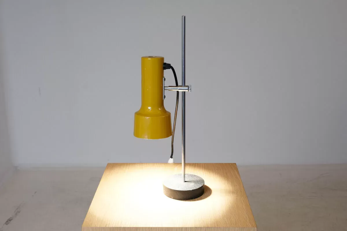 Illustration numéro 3 du produit Lampe style indus 1960's