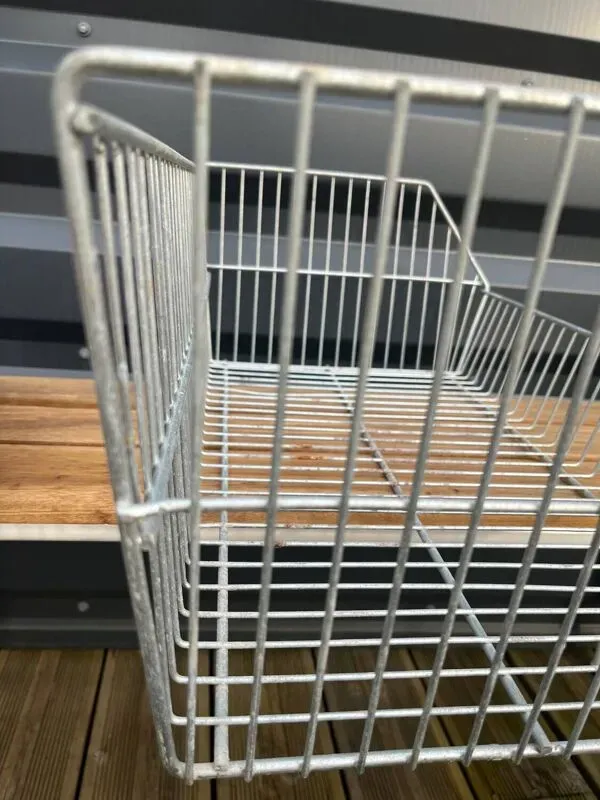 Illustration numéro 3 du produit Casier de rangement en fil métallique