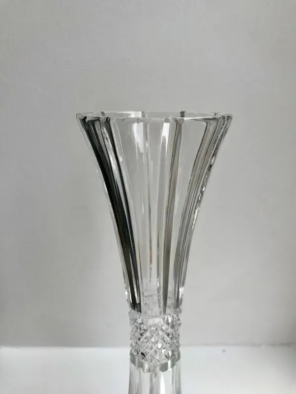 Illustration numéro 3 du produit Vase / soliflore en cristal années 50