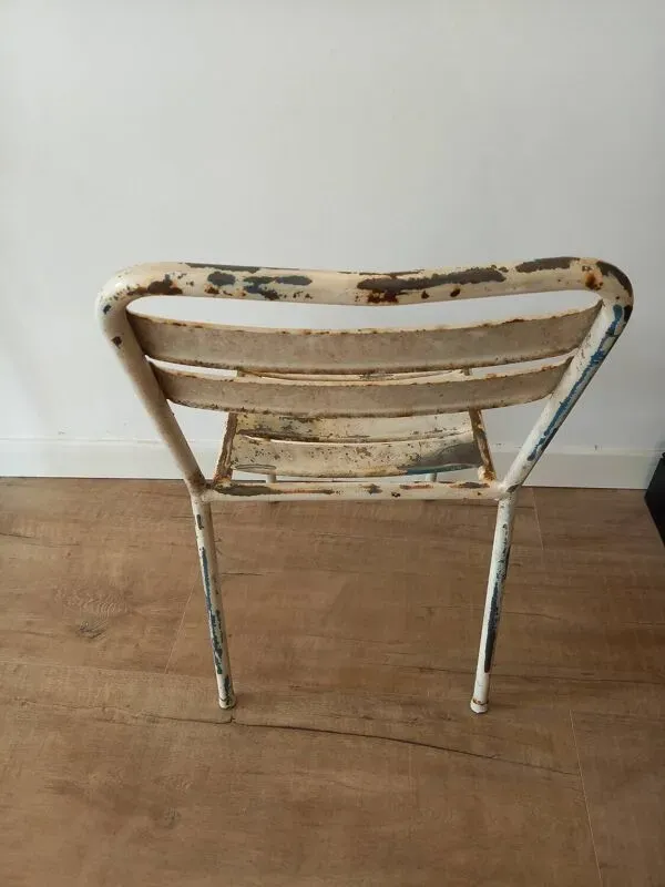 Illustration numéro 3 du produit Chaises tolix