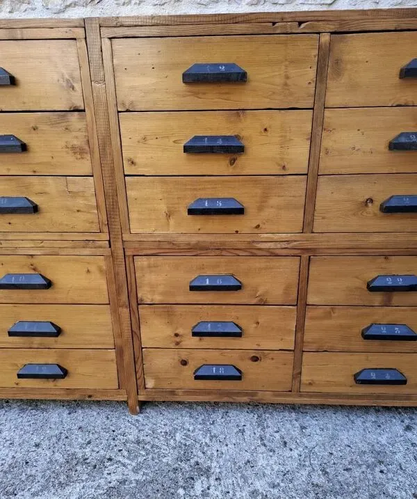 Illustration numéro 3 du produit Meuble de métiers à tiroirs