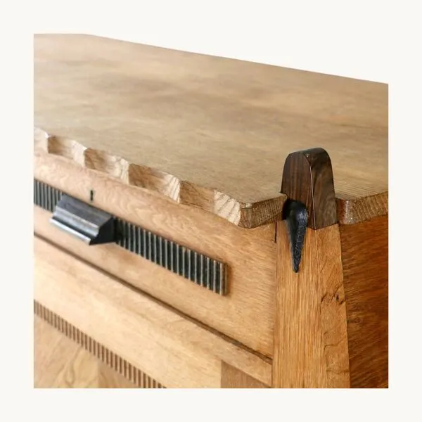 Illustration numéro 3 du produit Un buffet de l'école d'Amsterdam, Pays-Bas, année 30.