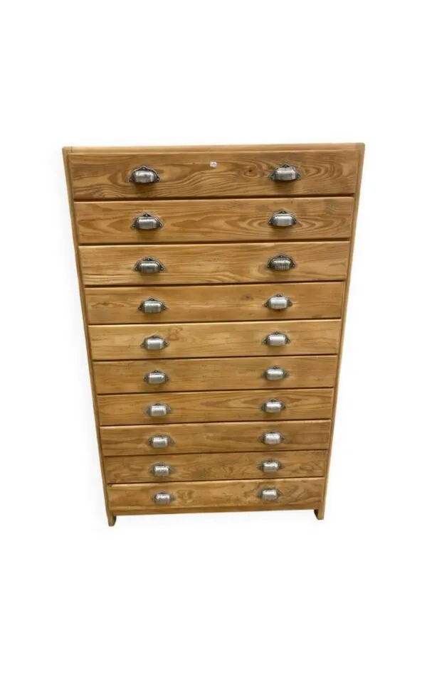 Illustration numéro 3 du produit Ancien meuble de métier