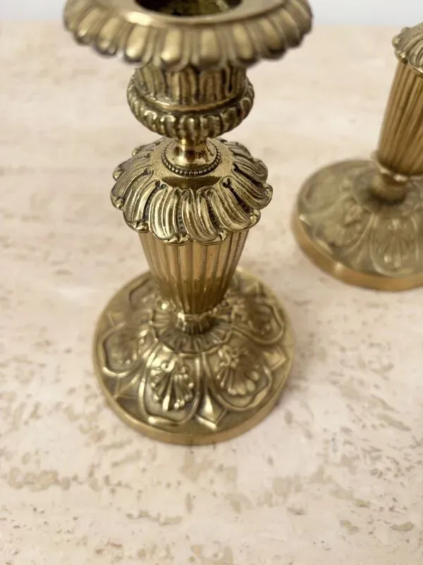 Illustration numéro 3 du produit Paire de bougeoir ancien