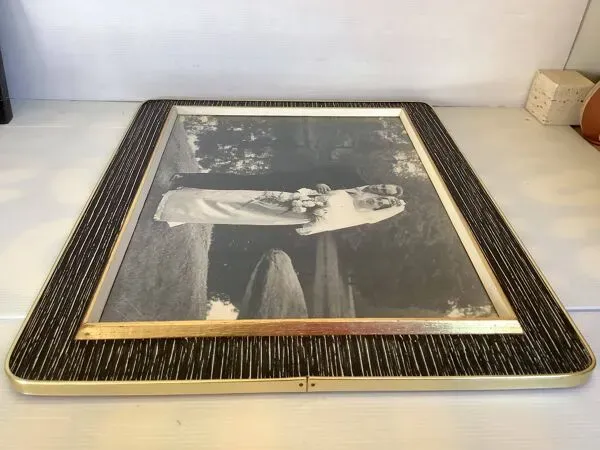 Illustration numéro 3 du produit Photographie de mariés, années 60