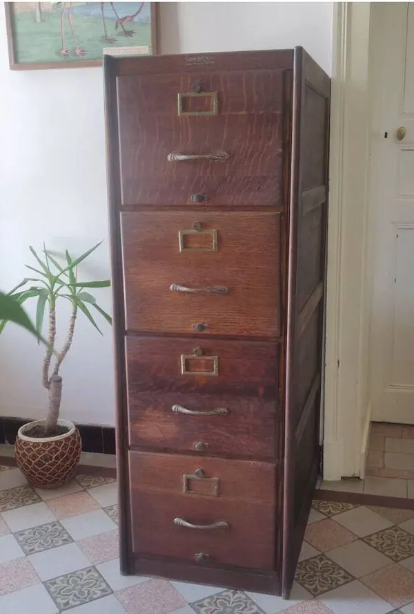 Illustration numéro 3 du produit Ancien meuble colonne de métier, meuble à tiroirs de notaire en chêne