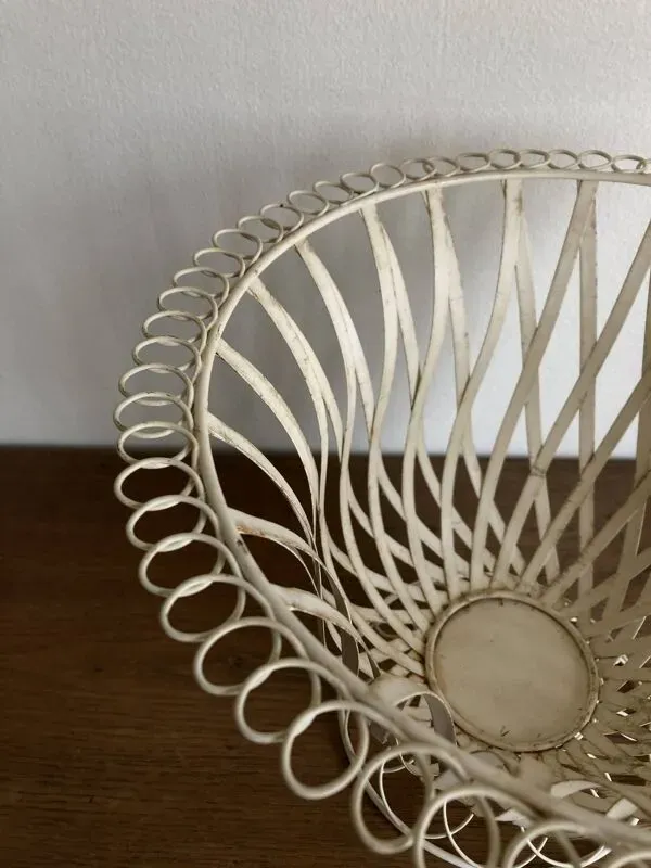 Illustration numéro 3 du produit Cache pot Médicis néo classique XXL en tôle ivoire XXL