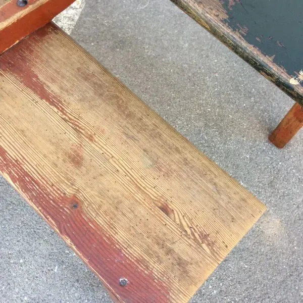 Illustration numéro 3 du produit Pupitre vintage mid-century bureau d'écolier