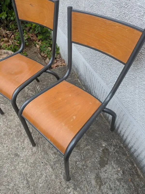 Illustration numéro 3 du produit Paire de chaises de style Mullca