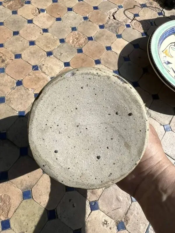 Illustration numéro 3 du produit Vase en grès de Puisaye à décor de feuille