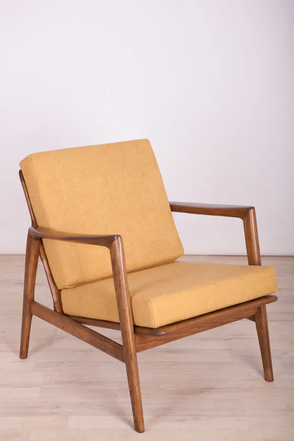 Illustration numéro 3 du produit Paire de fauteuils 300-139 par Swarzędzka Factory, années 1960