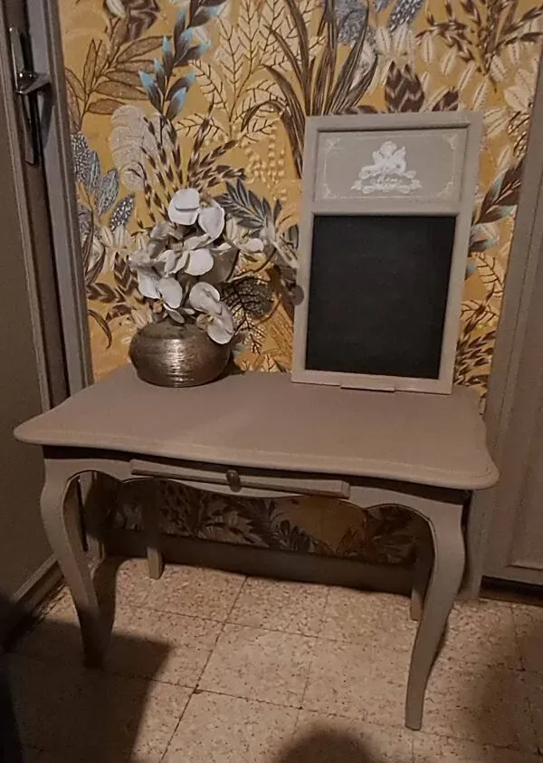 Illustration numéro 3 du produit Table basse rectangulaire en bois massif peinte en gris 1960