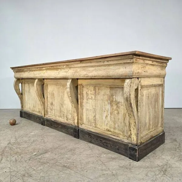 Illustration numéro 3 du produit Joli comptoir de magasin à volutes début 19ème