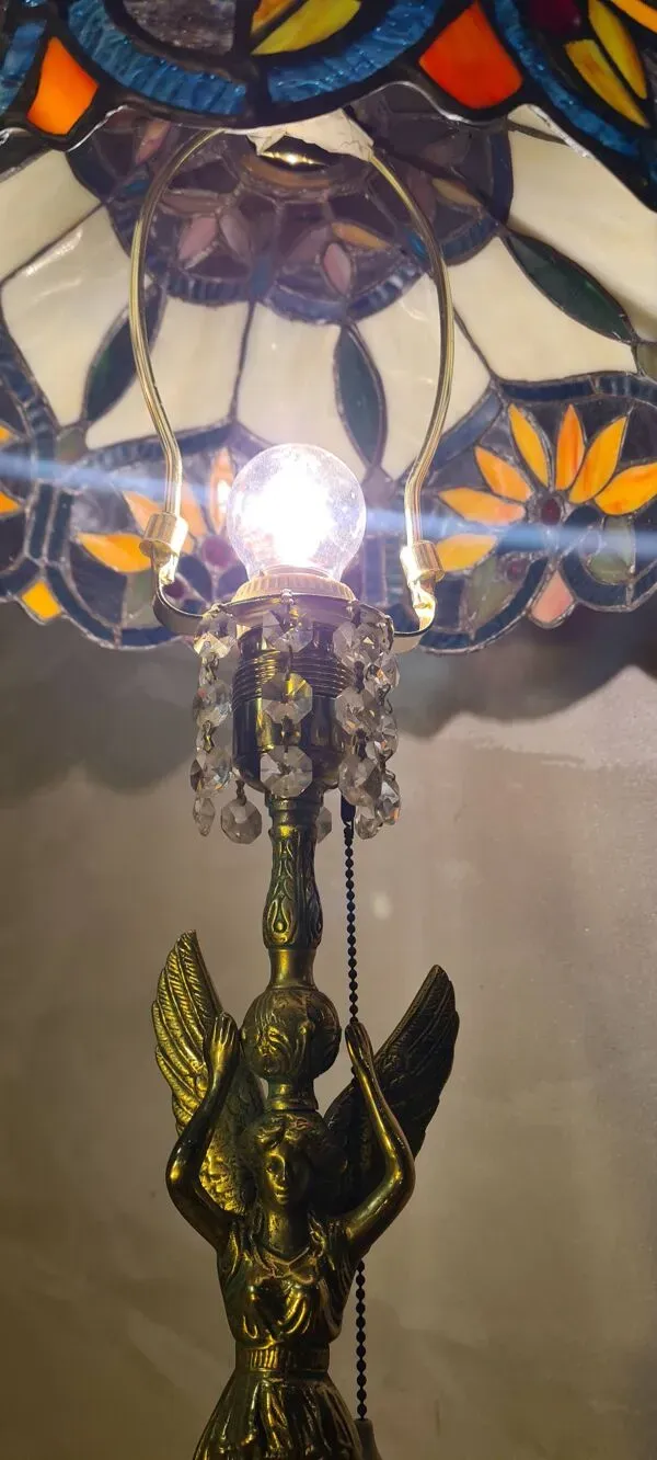 Illustration numéro 3 du produit lampe bronze angel 1970  interupteur a tirette 63x30 abat jour verre vitrai