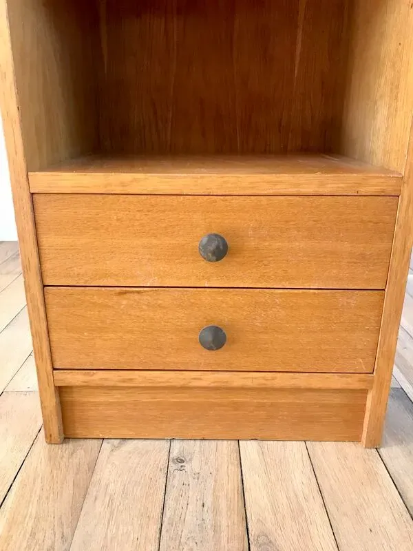 Illustration numéro 3 du produit Meuble de rangement chêne années 50