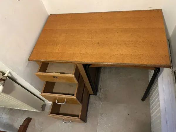 Illustration numéro 3 du produit Bureau d’administration / école / atelier