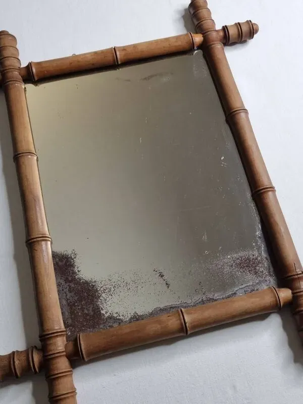 Illustration numéro 3 du produit Miroir ancien style bambou tain altéré bois tourné fin XIXe siècle 50x42 cm