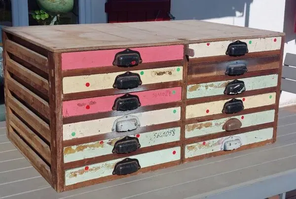 Illustration numéro 3 du produit Meuble rangement