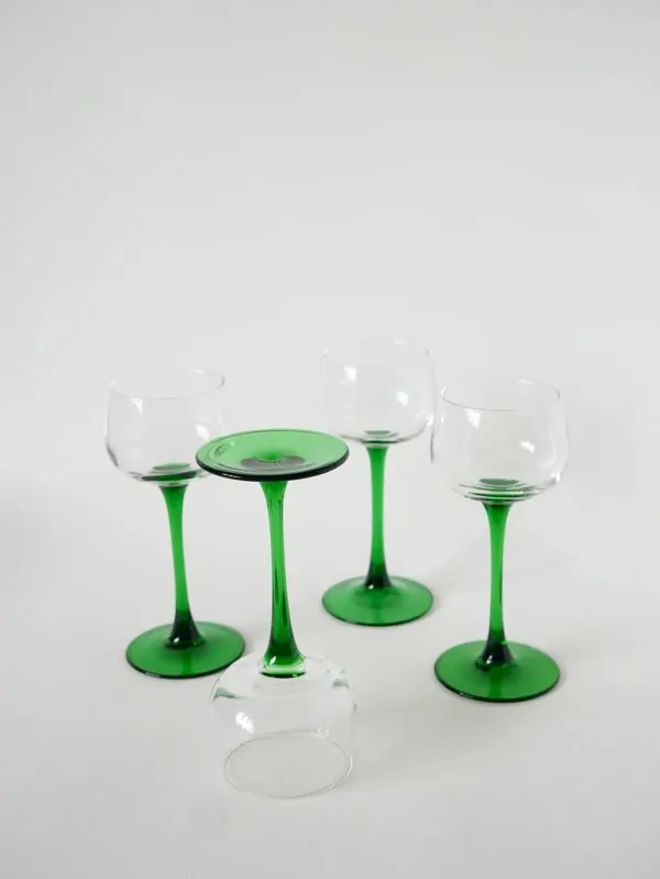 Illustration numéro 3 du produit Lot de 4 verres à pieds, vert foncé, made in France, Luminarc, 1970