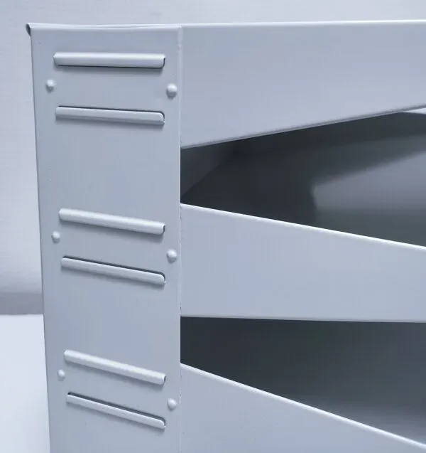 Illustration numéro 3 du produit étagère industrielle métal laqué design années 90