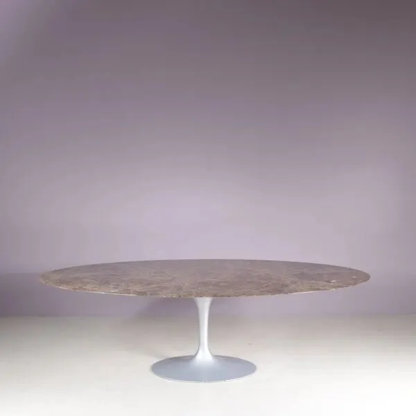 Illustration numéro 3 du produit Table ovale Tulip XL des années 1970 avec plateau en marbre brun et base ovale en argent mat / Eero Saarinen / Knoll, USA
