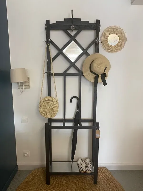 Illustration numéro 3 du produit Vestiaire