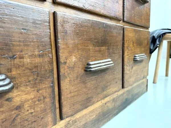 Illustration numéro 3 du produit Meuble de métier ancien à 12 tiroirs, circa 1900