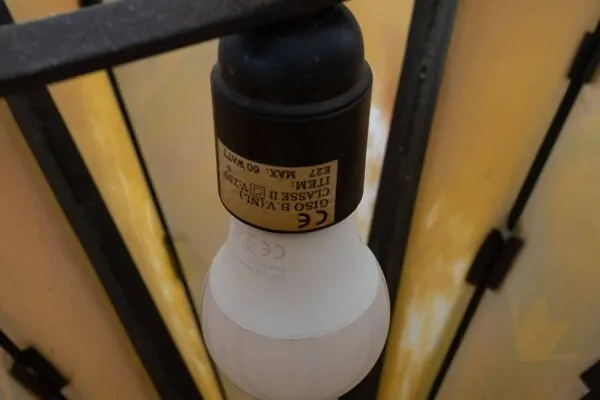 Illustration numéro 3 du produit Lustre en vitrail Art Déco de l'école d'Amsterdam, Hollande