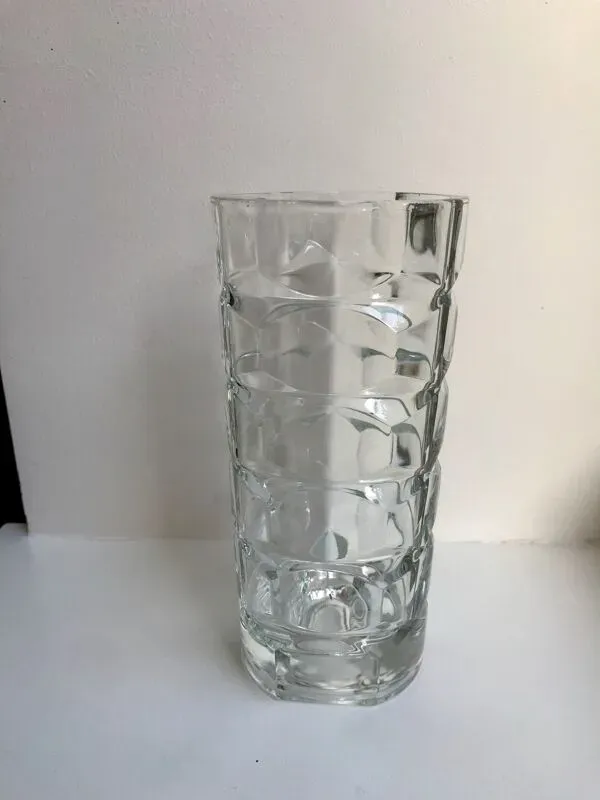 Illustration numéro 3 du produit Vase en verre cristal moulé art déco