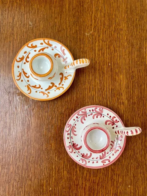 Illustration numéro 3 du produit Duo dépareillés de bougeoirs en céramique italienne