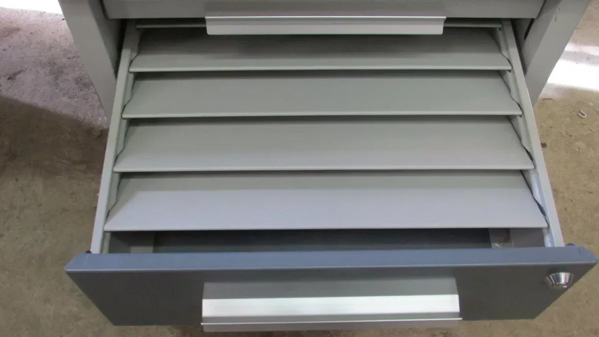 Illustration numéro 3 du produit Bureau industriel métallique