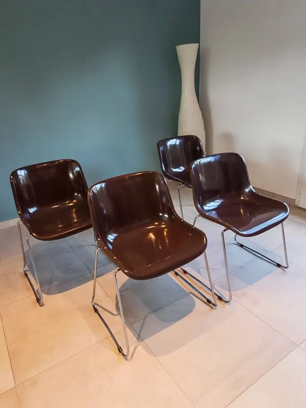 Illustration numéro 3 du produit 4 chaises Space Age marron et chrome, 1970
