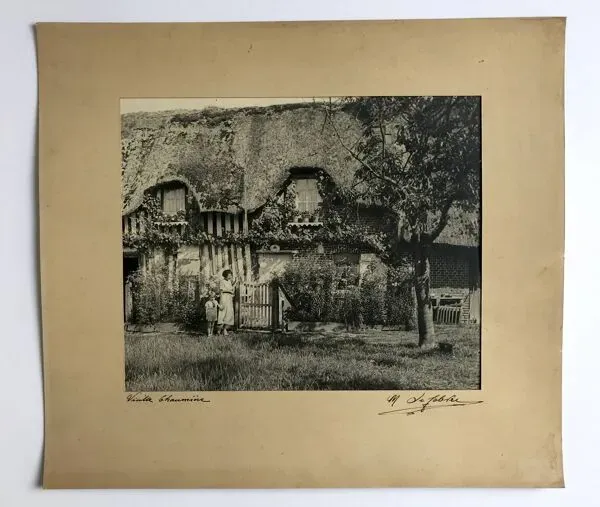 Illustration numéro 3 du produit Georges lefebvre, vieille chaumière, photo en n&b, c 1930. signée à l'encre