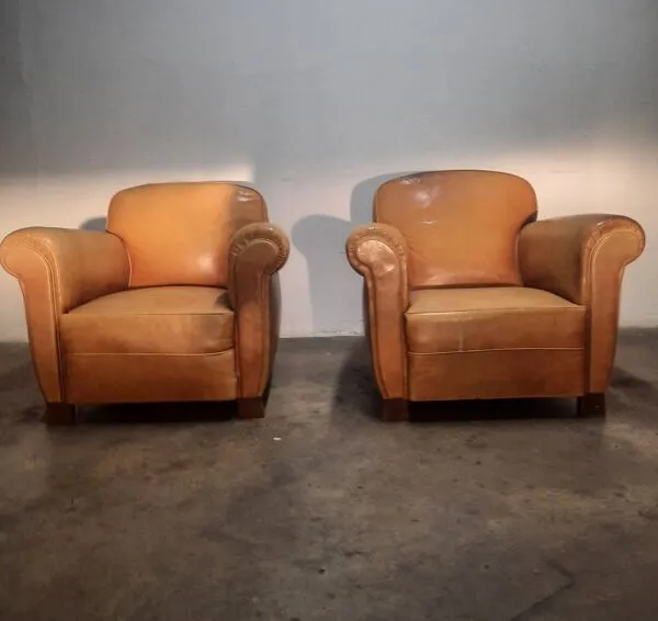 Illustration numéro 3 du produit Paire de club des année 1950 en cuir fauve